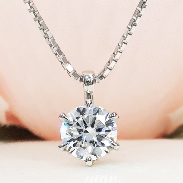 人気の大粒の一粒ダイヤネックレスが入荷しました | 京都で婚約指輪・結婚指輪・ダイヤモンドが卸価格で安い！｜レハイム京都店